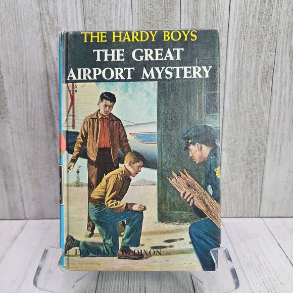 Vintage The Hardy Boys Book 9 - The Great Airport Mystery by Franklin Dixon - Picture 1 of 4